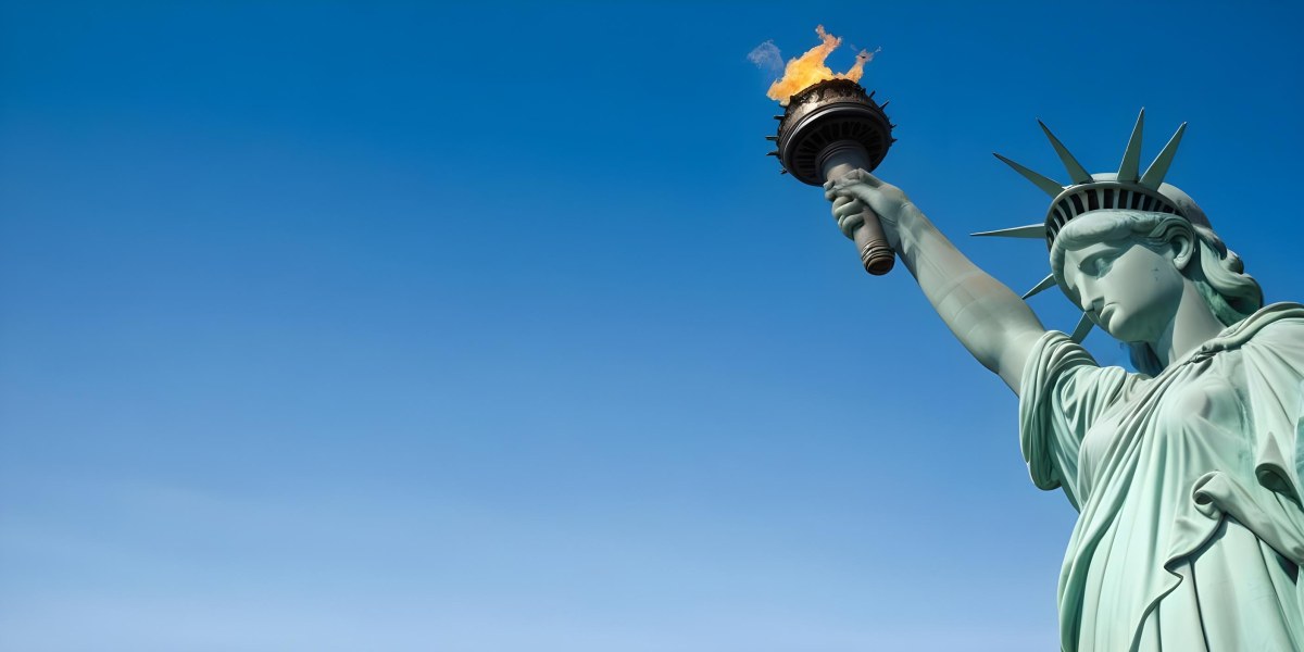 3d Model Statue Of Liberty Arm Holding The Torch Blue Sky Background Figure Octane Render Volumetric Highly Detailed Videogame Aesthetic 12 1a0c