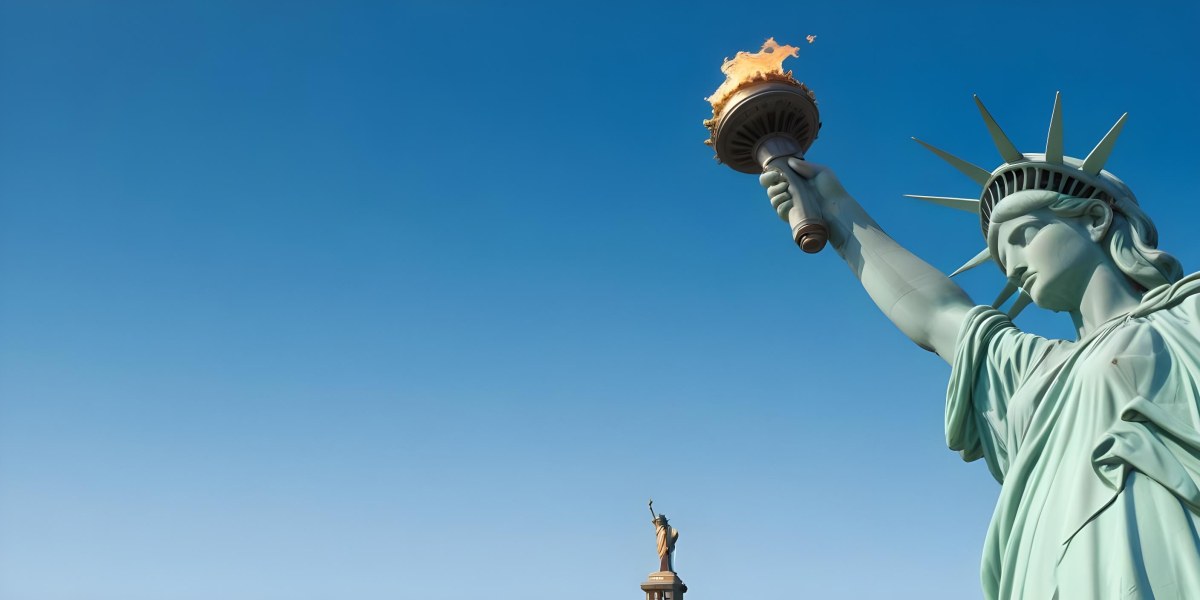 3d Model Statue Of Liberty Arm Holding The Torch Blue Sky Background Figure Octane Render Volumetric Highly Detailed Videogame Aesthetic 28 Fb03