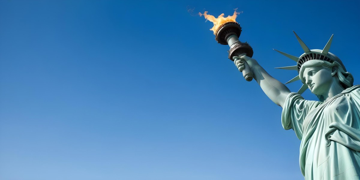 3d Model Statue Of Liberty Arm Holding The Torch Blue Sky Background Figure Octane Render Volumetric Highly Detailed Videogame Aesthetic 38 F9c1