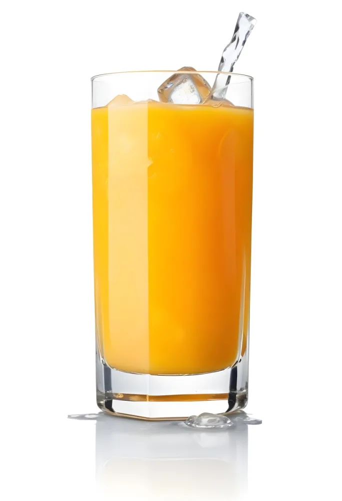 A Glass Of Fresh Orange Juice With Ice Cubes 4 B590