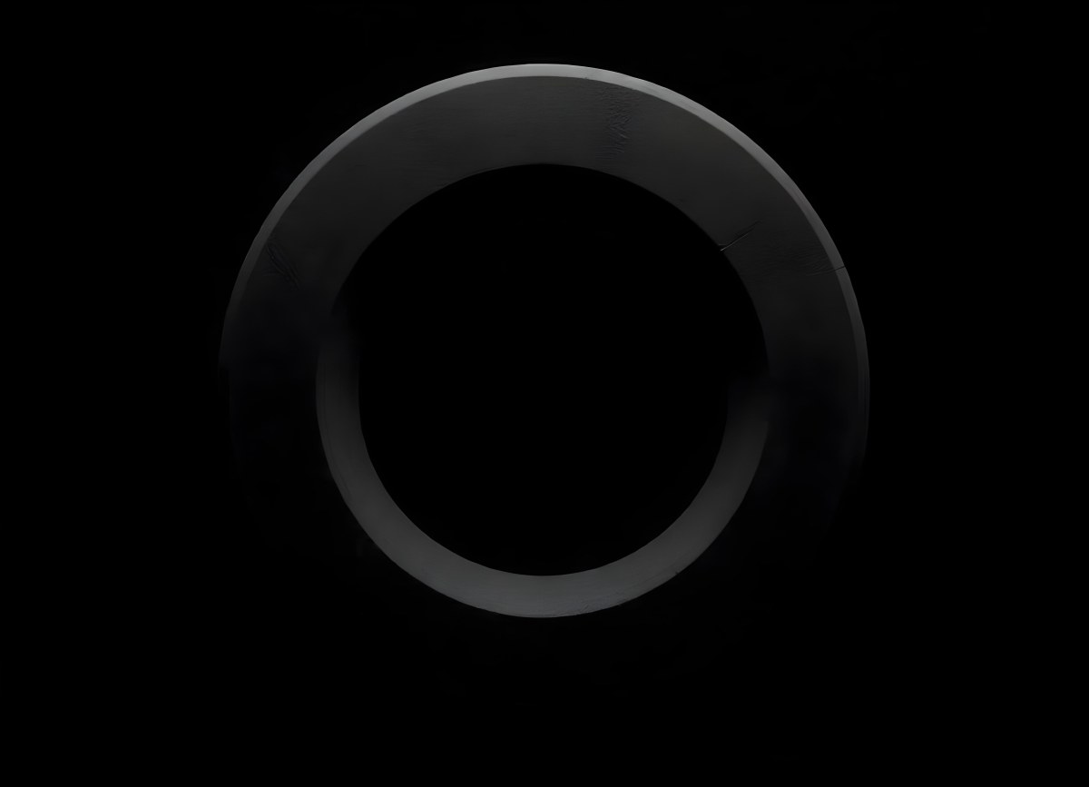 Black Circle With A Grainy Texture The Center Is Solid Black The Edges Are Blurred And Faded On A Black Background 8 D641